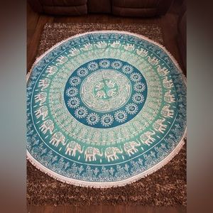 Cute round tapestry